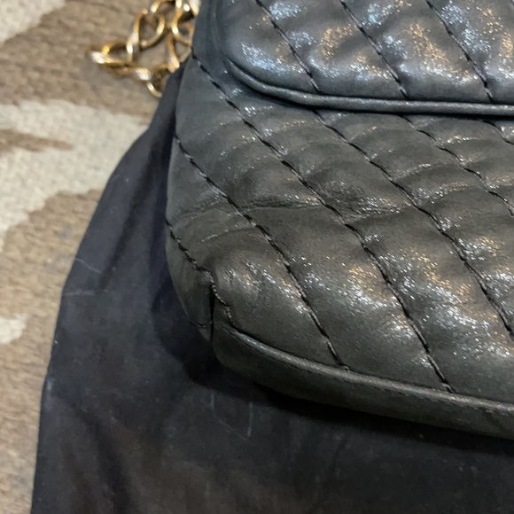Chanel handbag like new only used a few times - Picture 14 of 16